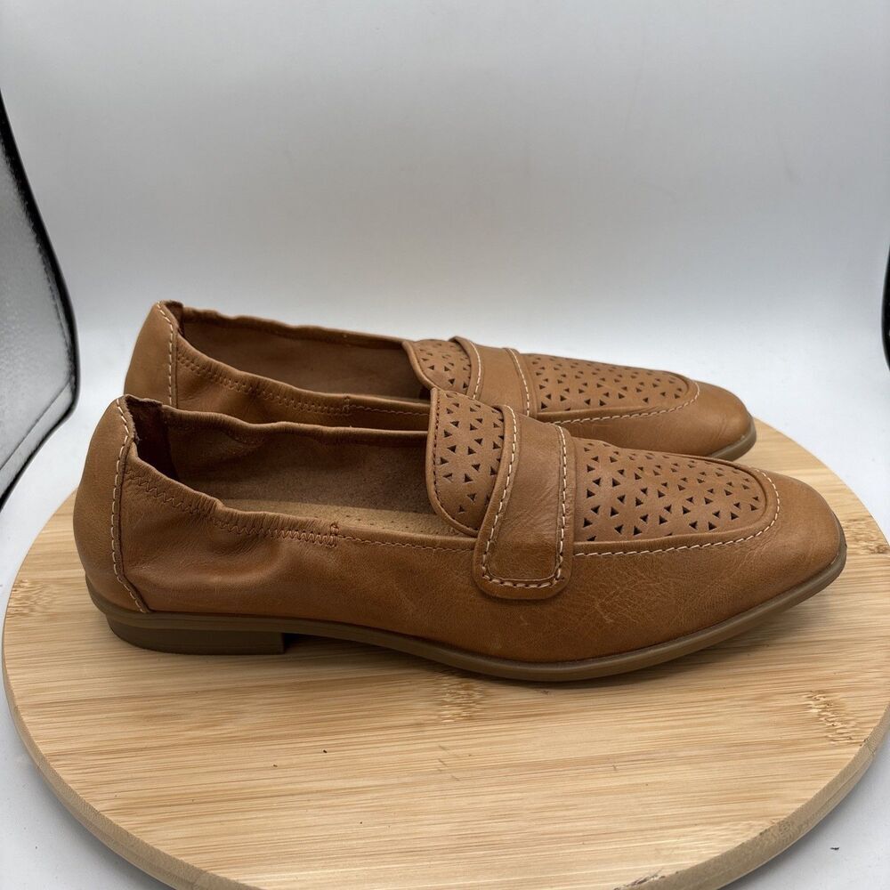 Clarks Lyrical Way Womens Cognac Leather Perforated Loafer Flat Shoe 8.5 - Picture 8 of 11